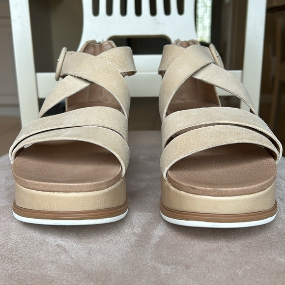 Dr. Scholls Platform Sandals - Picture 5 of 7